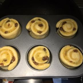 进行第二次发酵，发酵30分钟，37摄氏度，然后刷上一层蛋液