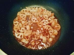 加少量水，大火烧开。