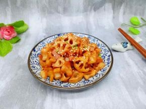 装盘撒上葱花和熟芝麻。