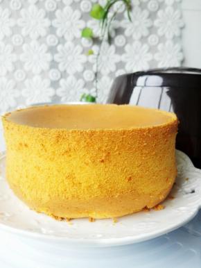 烤好后，立即取出倒扣，待稍凉即可脱模