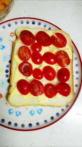 再铺一层番茄片