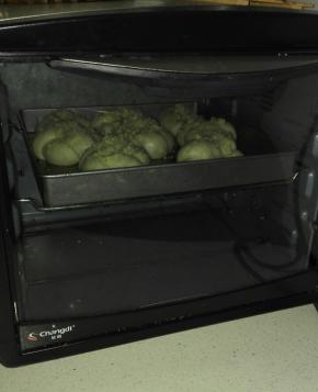 入预热好的烤箱，中层，190度，20分钟