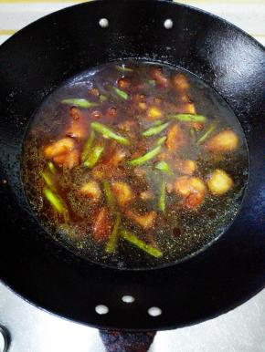 加入没过菜的清水