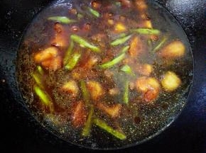 加入没过菜的清水