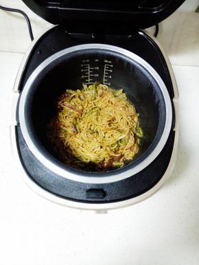 待汤汁收的差不多，即可