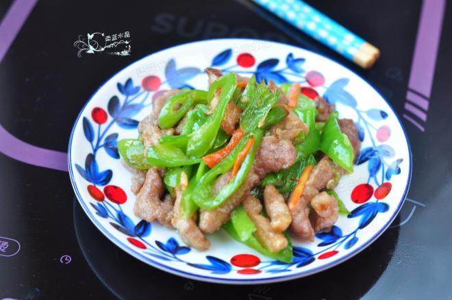 尖椒熘肉片