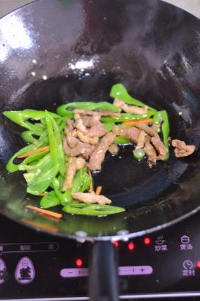 加入刚才炒好的肉。