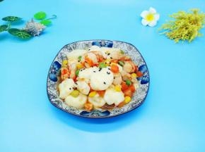 装盘撒上熟黑芝麻点缀。