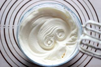 搅拌好的蛋糊是这样的