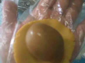 放上馅料。