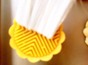 表皮刷一层薄薄的水。