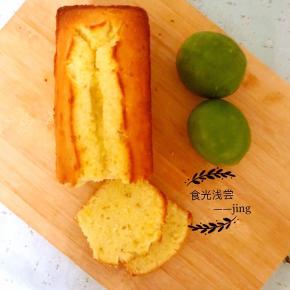 16.待蛋糕冷却后装入保鲜袋，放入冰箱冷藏，据说磅蛋糕冷藏三天后味道更佳，不过，我是完全没能抵挡住诱惑，还没凉，就已经切开大快朵颐了