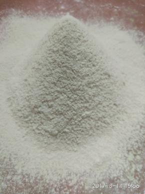 面粉和青汁粉混匀，过筛备用。