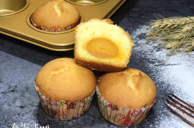 咸蛋黄杯子蛋糕