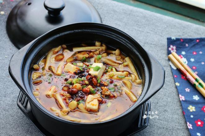 肉末菌菇豆腐煲