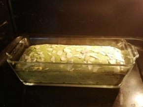 送入预热170度预热好的烤箱烤50分钟。