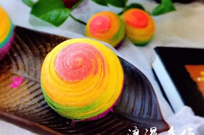 彩虹蛋黄酥