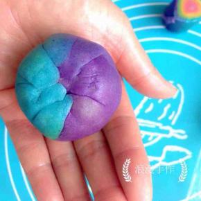 收口捏紧。预热烤箱。