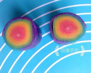 找一把锋利的刀从面团中间切成两个。