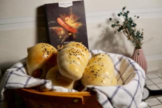 烤箱预热后170度20分钟即可