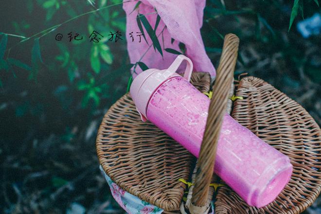 喝了会变美的牛奶火龙果汁