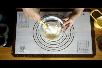 切拌均匀，千万不可以画圈拌哦