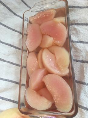 出锅晾凉后保鲜膜包裹后放入冰箱冷藏一夜