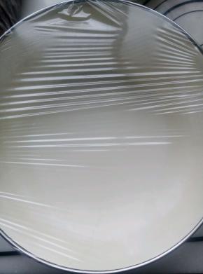 发酵的同时制作麻薯，将粉类和牛奶混合拌匀成流动的糊状，放入容器大火蒸20分钟左右，表面凝结没有液体即可。取出容器放至温凉，加入黄油全部揉匀吸收。(建议按比例多做一些，1.5倍最好吃。 ）加盖保鲜膜冷藏备用。