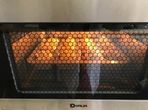 放入预热好的烤箱，烘烤20分钟左右。