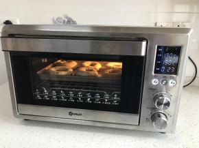 送入烤箱，烤制20分钟左右。