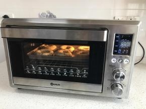 送入烤箱，烤制20分钟左右。