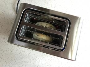 放入东菱多士炉烘烤。