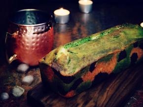可以直接食用，或刷上酒糖液，用保鲜膜裹紧，入冰箱冷藏几周后食用