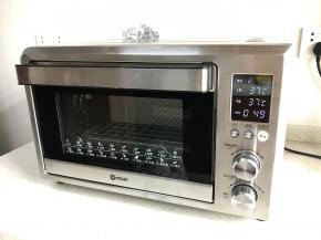 放入东菱岩烤烤箱，选择发酵程序，发酵50分钟左右。