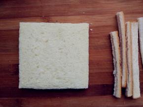 吐司片切去四周边缘