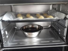 放烤箱二次发酵至一倍大。