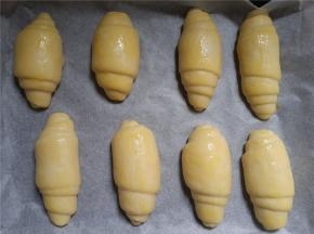 均匀的刷上蛋液。