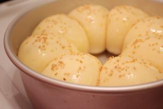 一般50分钟（轻按面团，可缓慢回缩）