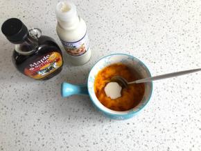 再倒入色拉汁。