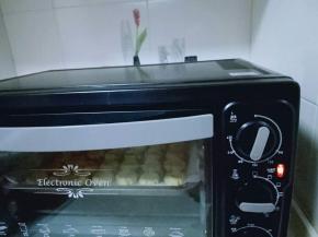 烤箱170度预热5分钟，烤盘入烤箱中层，烤18-20分钟(每家烤箱温度不同，温度及时间适当调整，根据自己烤箱性能来)