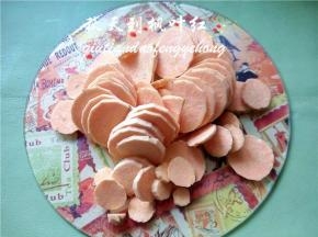 将红薯切成块