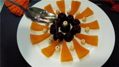 食用时将蜂蜜直接淋在上面均可。