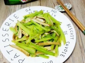 翻炒后即可装盘