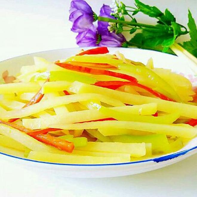 双椒醋溜土豆丝