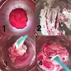 ①TPT的杏仁粉和蛋白混合均匀，必须混合非常均匀，②取一半的蛋白，加入TPT中铺在表面，用刮刀竖着划开蛋白和TPT，不用担心消泡，③随意搅拌就行，以混合均匀为目的，抄底画圈翻上来④碾压，把盆壁上的蛋白也刮下来，还是那句话随意混合，均匀即可。