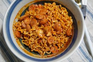 吃一口，有肉有面有鸡蛋太满足