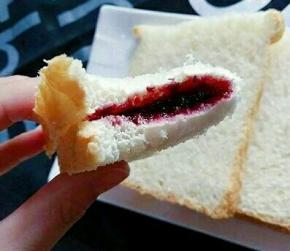 抹些果酱，更加美味！