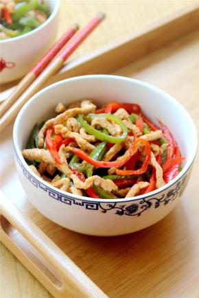 翻炒均匀起锅即可。