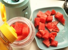 加入适量蜂蜜。