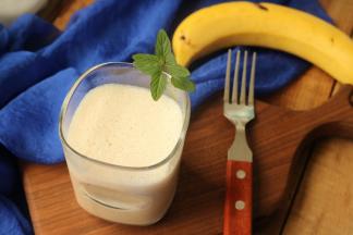 香蕉要选择熟度较高的。